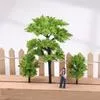 Имитация миниатюрного зеленого дерева